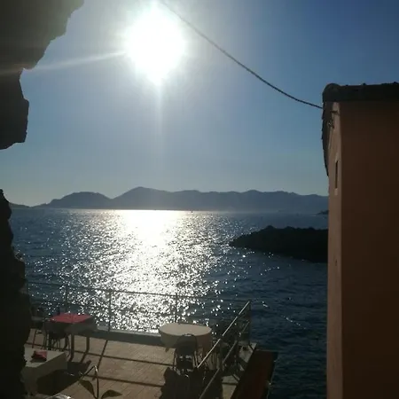 La Grotta Del Polpo Tellaro Hébergement de vacances *